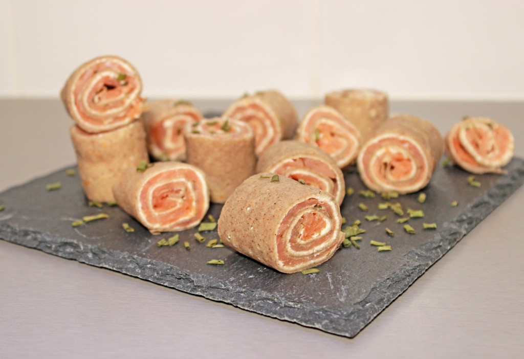   Roulés de crêpes au saumon fumé 