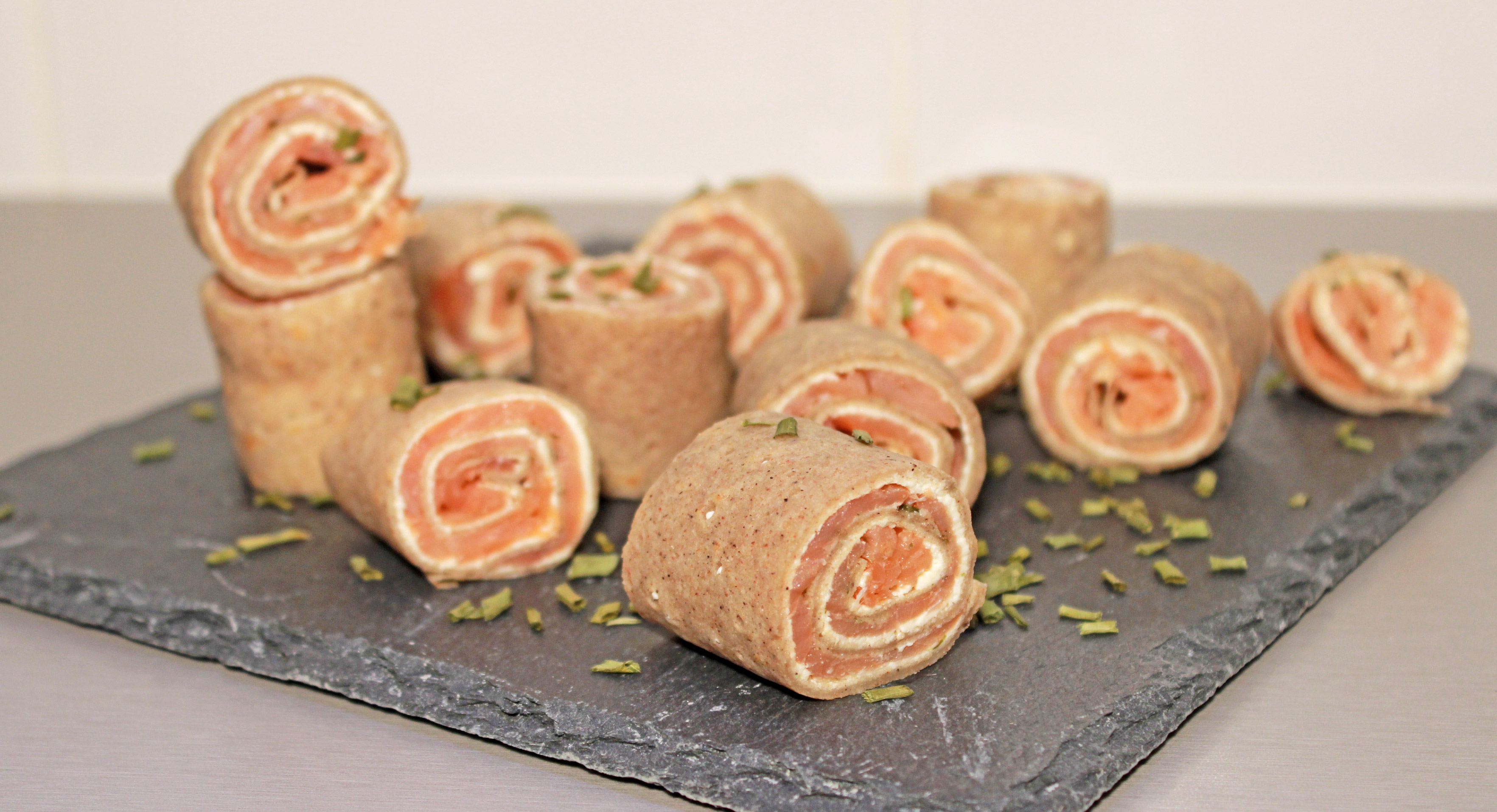 Roulés de crêpes au saumon fumé