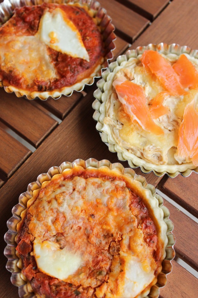 Mini quiches ou tartelettes à la tomate et mozzarella | Caro est dans ... Mini quiches ou tartelettes à la tomate et mozzarella | Caro est dans ...