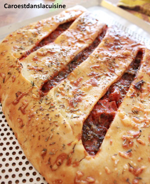Fougasse rapide à la tomate, au jambon, comté et romarin