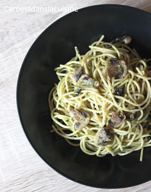 Spaghetti aux champignons et pesto